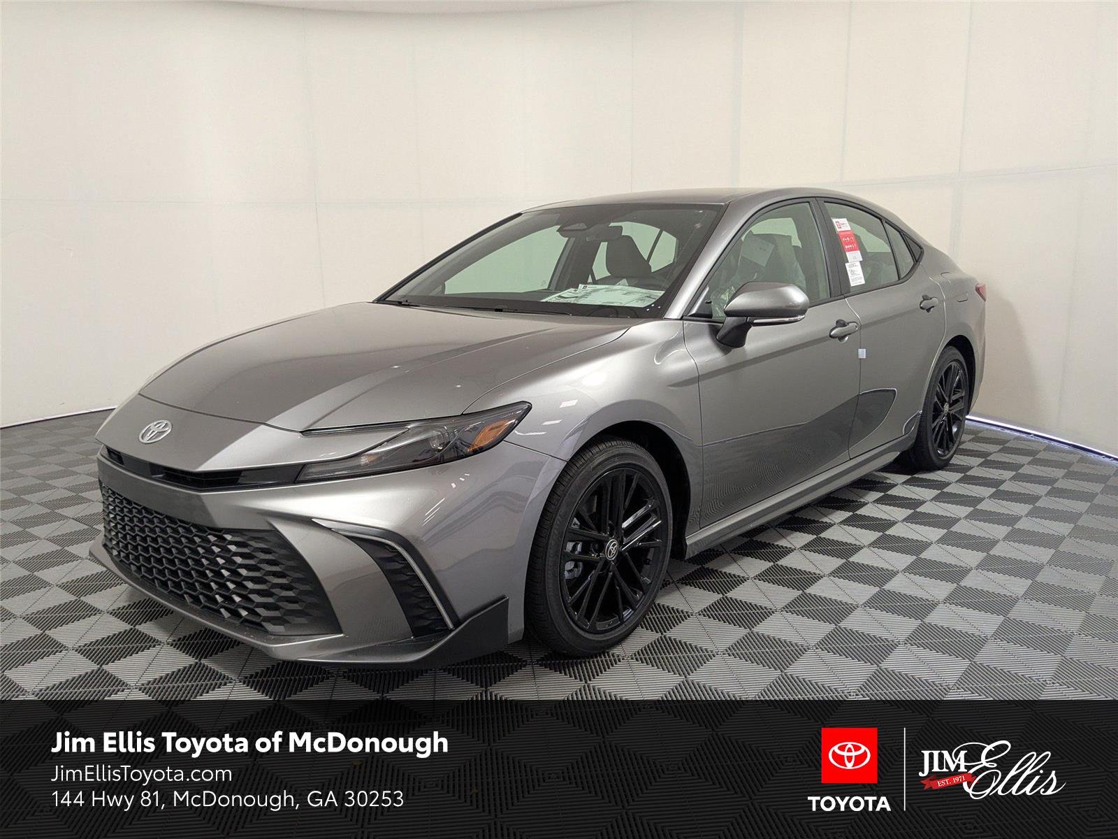 2026 Toyota Camry SE Hybrid's photo
