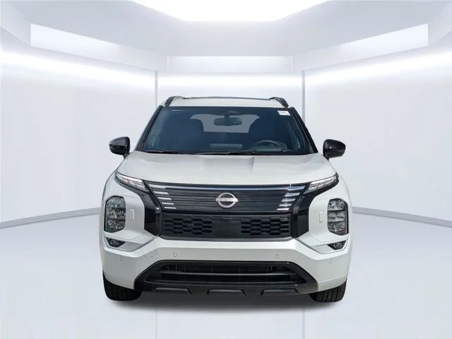 New 2026 White Nissan Platinum image 10