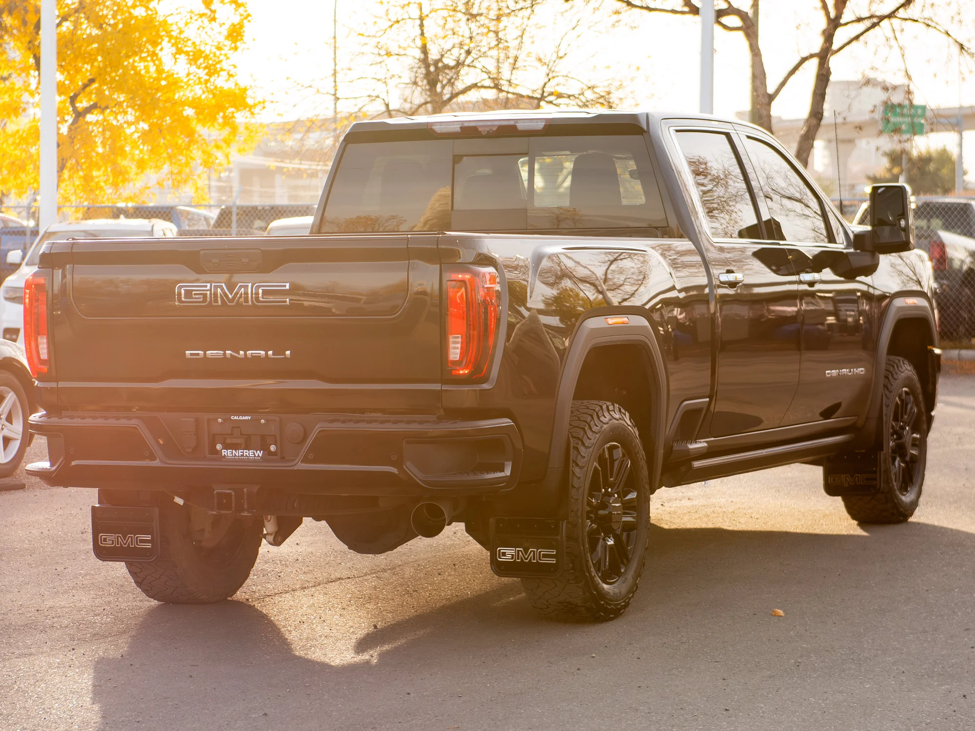 Used 2022 Black GMC Denali* Crew Cab 4x4, 3M PPF, Heated/Ventilated Seats & Wheel, Sunroof, Tonneau Cover image 17