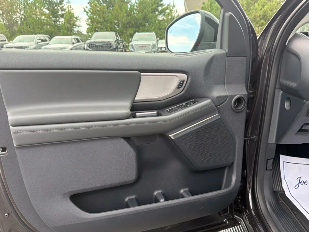 New 2027 Dark Matter Gray Metallic Ford Active image 22