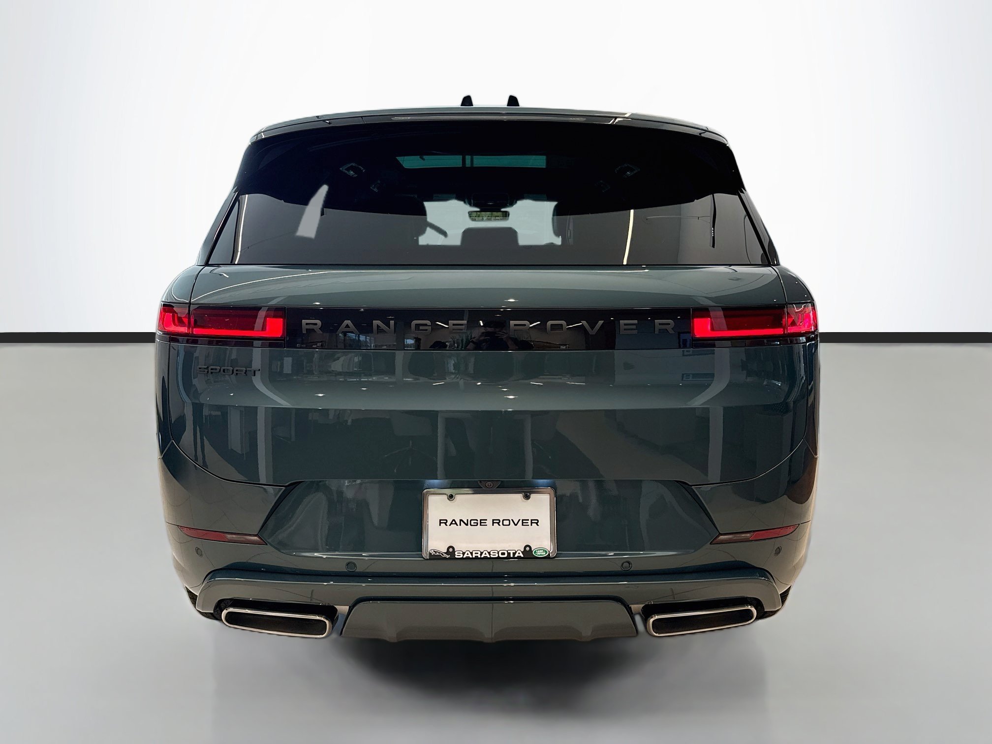 New 2026 Giola Green Land Rover Dynamic SE image 4