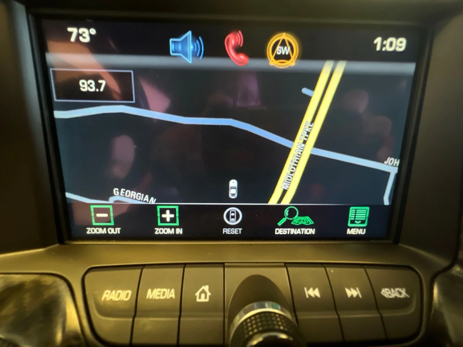 Used 2014 Arctic White Chevrolet Z51 image 18