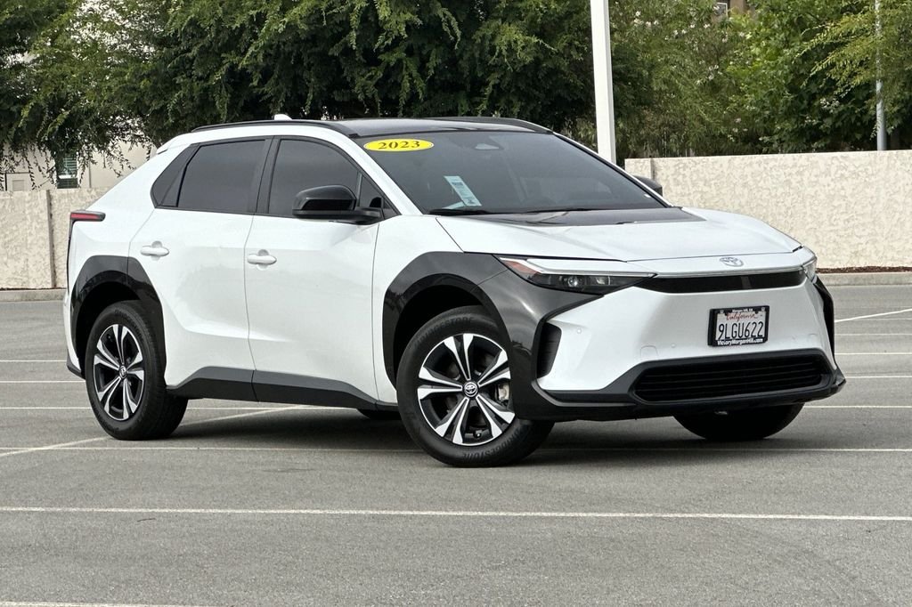 Used 2023 Beige Toyota XLE image 2