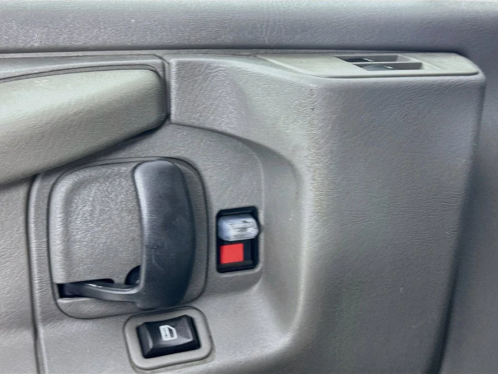 Used 2008 Summit White Chevrolet LS image 18