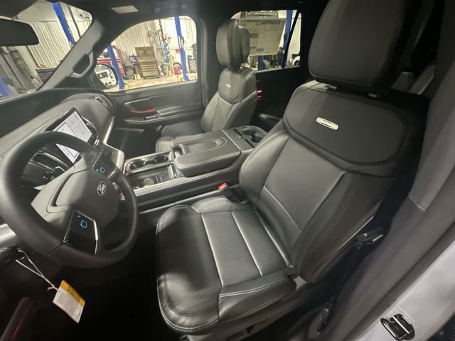 New 2027 Gray Ford Platinum image 17