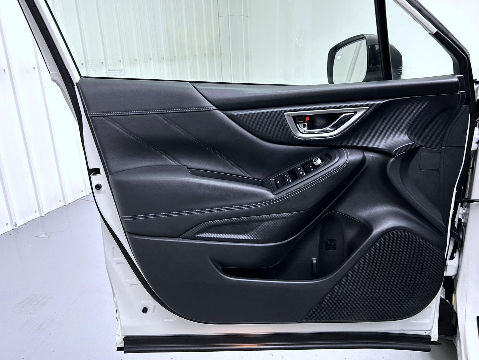 Used 2021 White Subaru Limited image 9