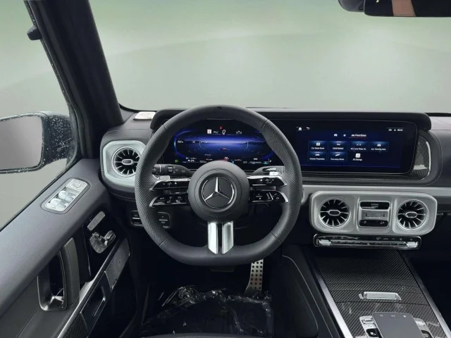 New 2027 MANUFAKTUR Night Black Magno Mercedes-Benz G 580 image 10