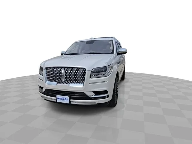 Used 2019 White Platinum Clearcoat Metallic Lincoln Black Label image 3