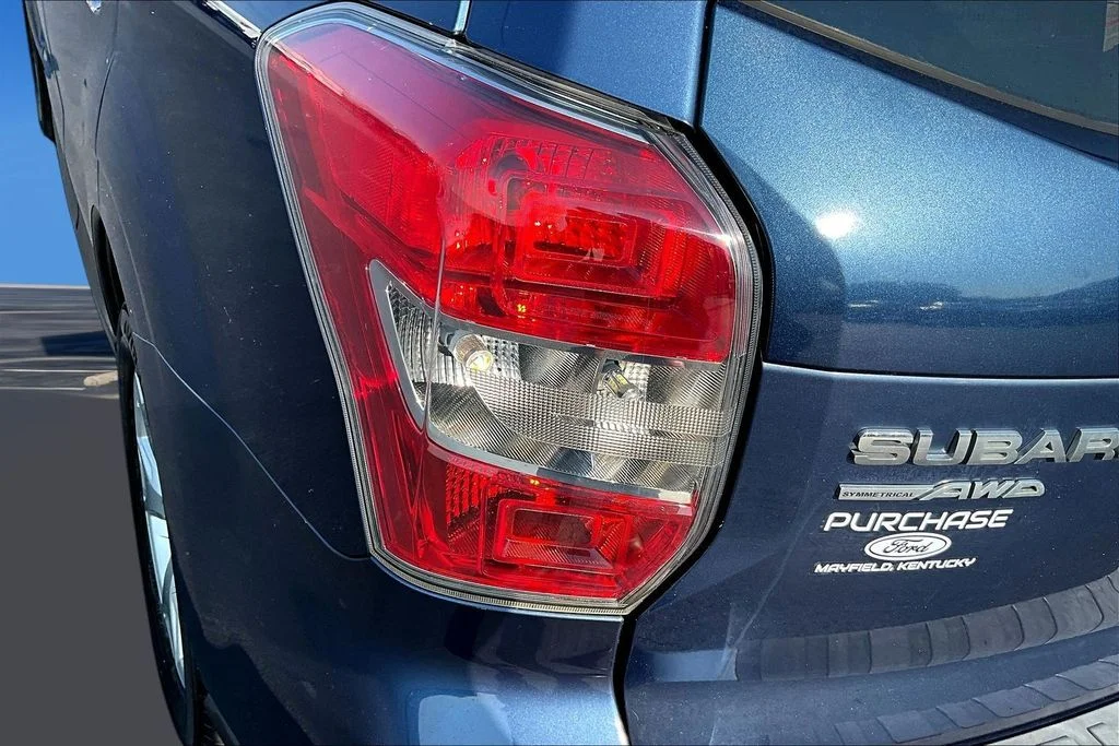 Used 2014 Marine Blue Pearl Subaru 2.5i Limited image 25