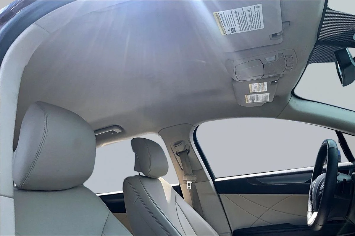 Used 2019 Red Lincoln Standard image 28