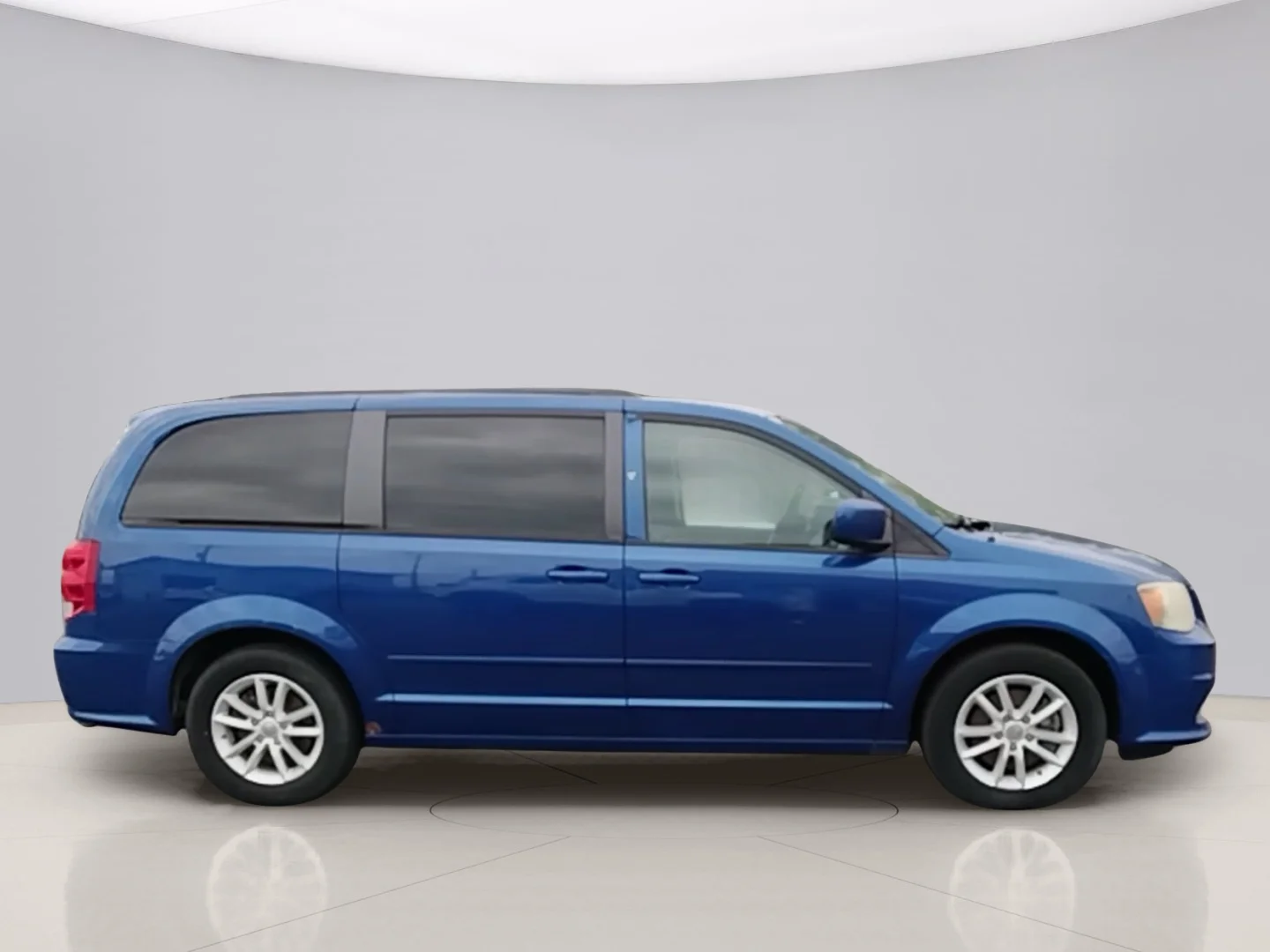 Used 2013 Blue Dodge SXT image 6