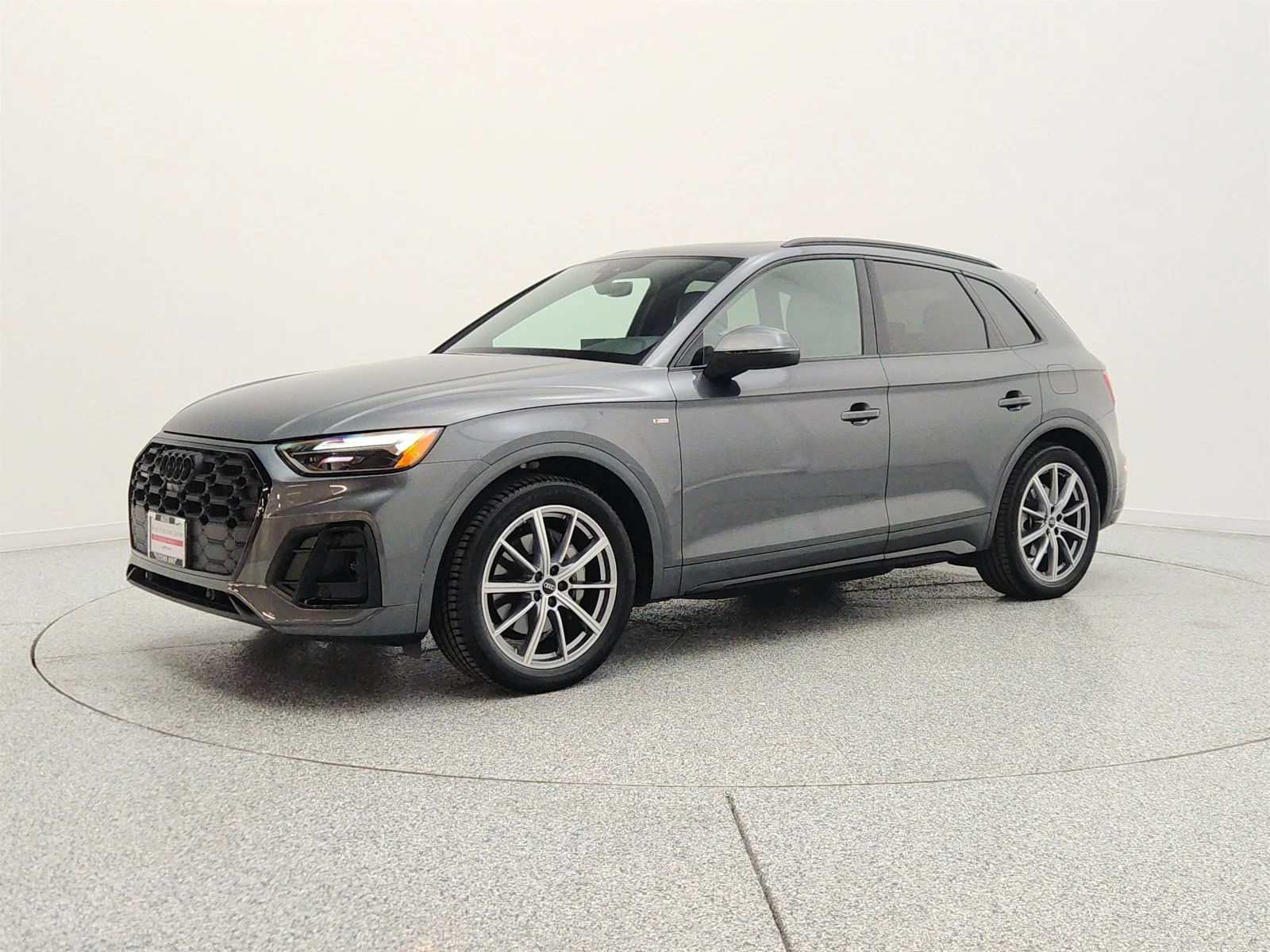 2023 Audi Q5 55 e Premium Plus's photo