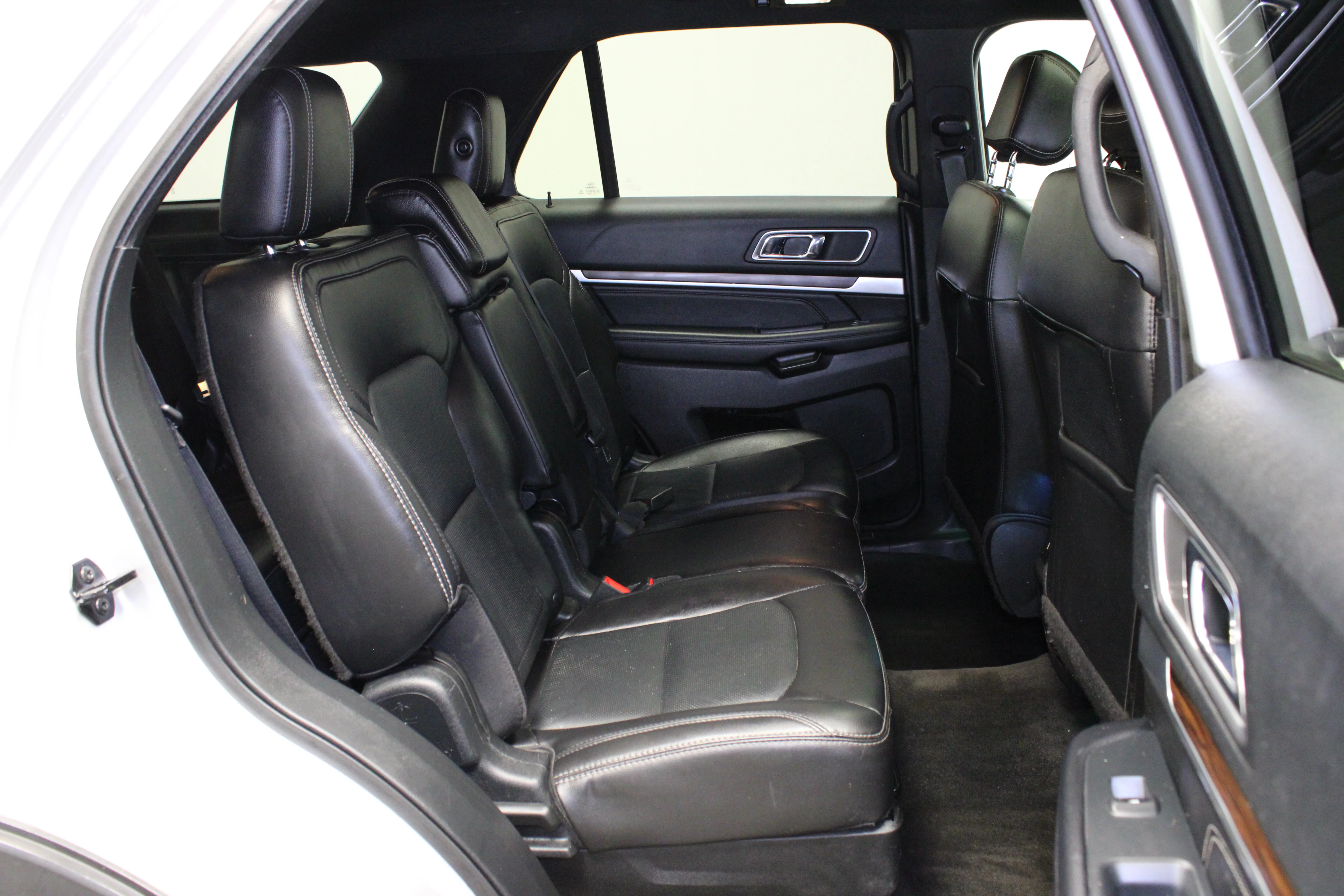Used 2017 Ingot Silver Ford Limited image 15