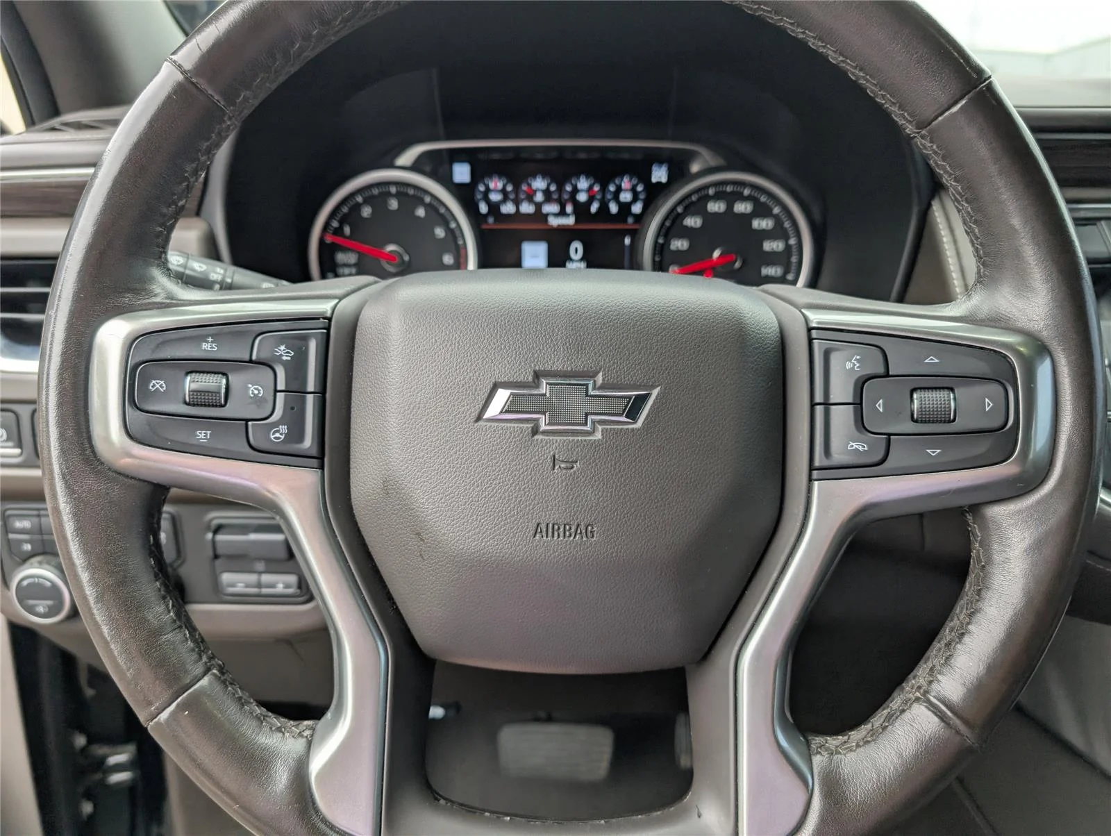 Used 2021 BLACK Chevrolet Z71 image 19