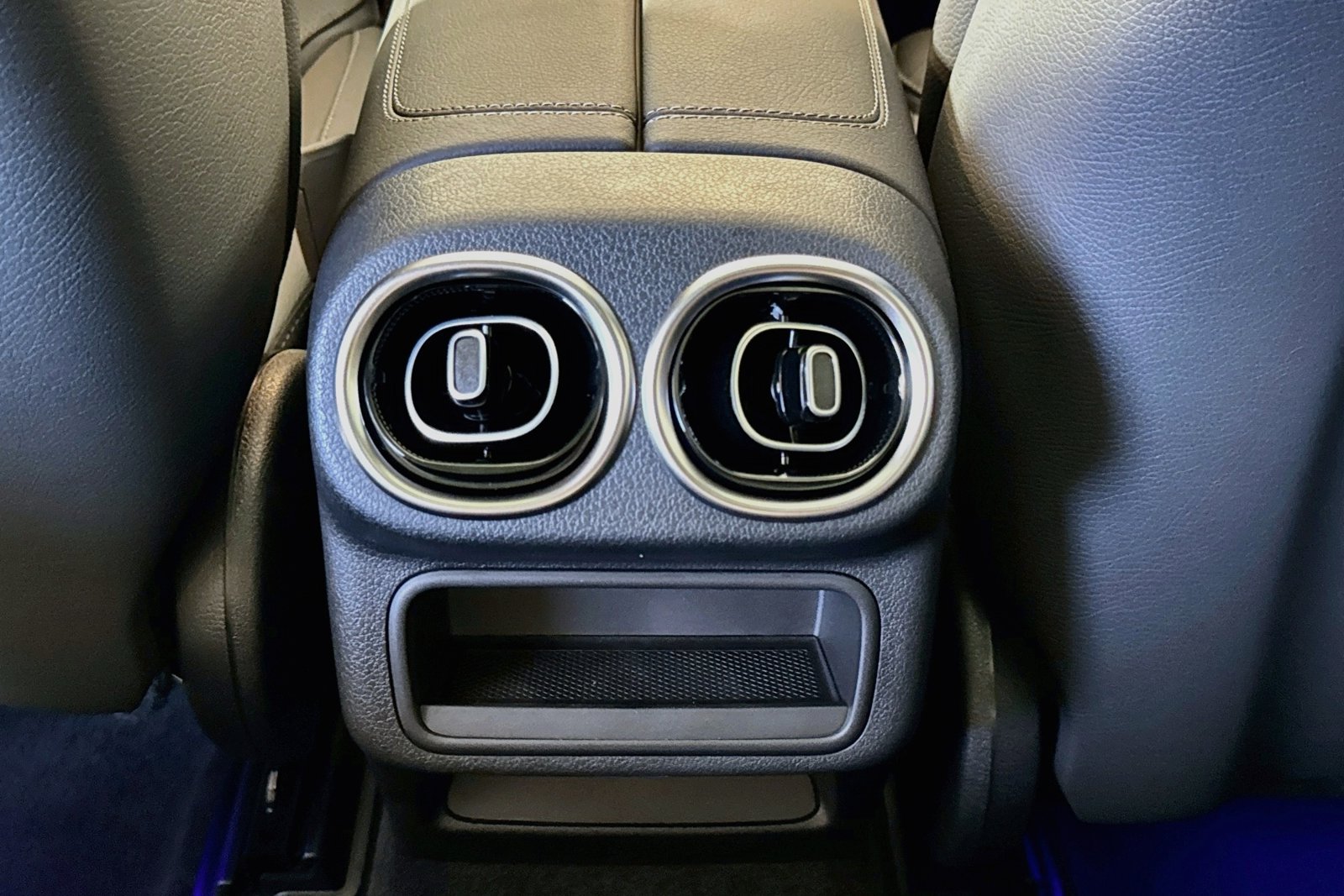 New 2027 Black Mercedes-Benz GLC 300 image 23