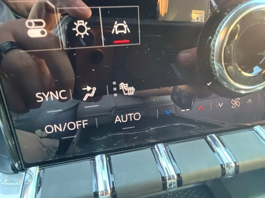 New 2027 Summit White GMC Elevation image 26