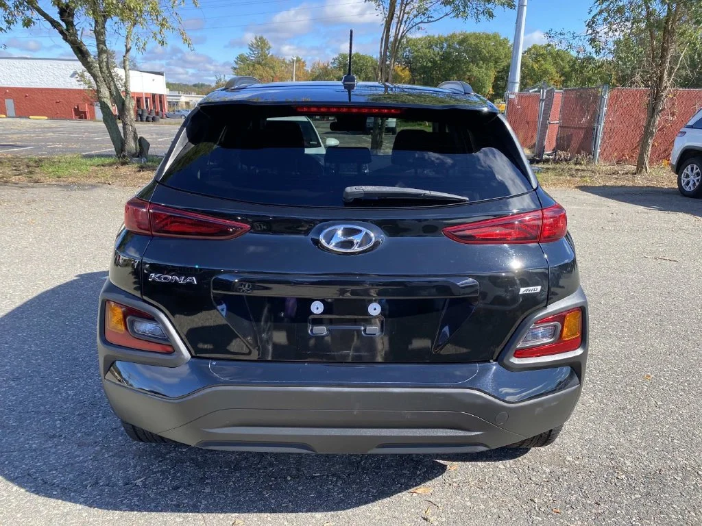 Used 2021 Black Hyundai SEL image 4
