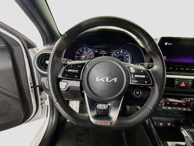Used 2022 Snow White Pearl Kia GT image 9