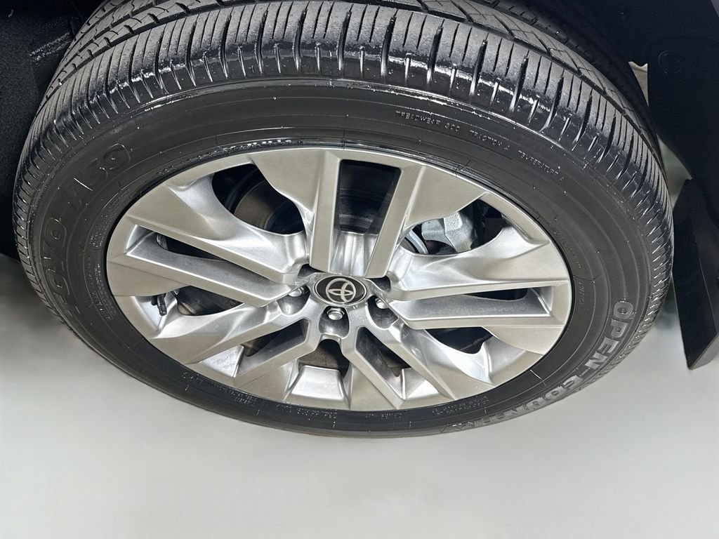 Used 2024 Magnetic Gray Metallic Toyota XLE Premium image 9