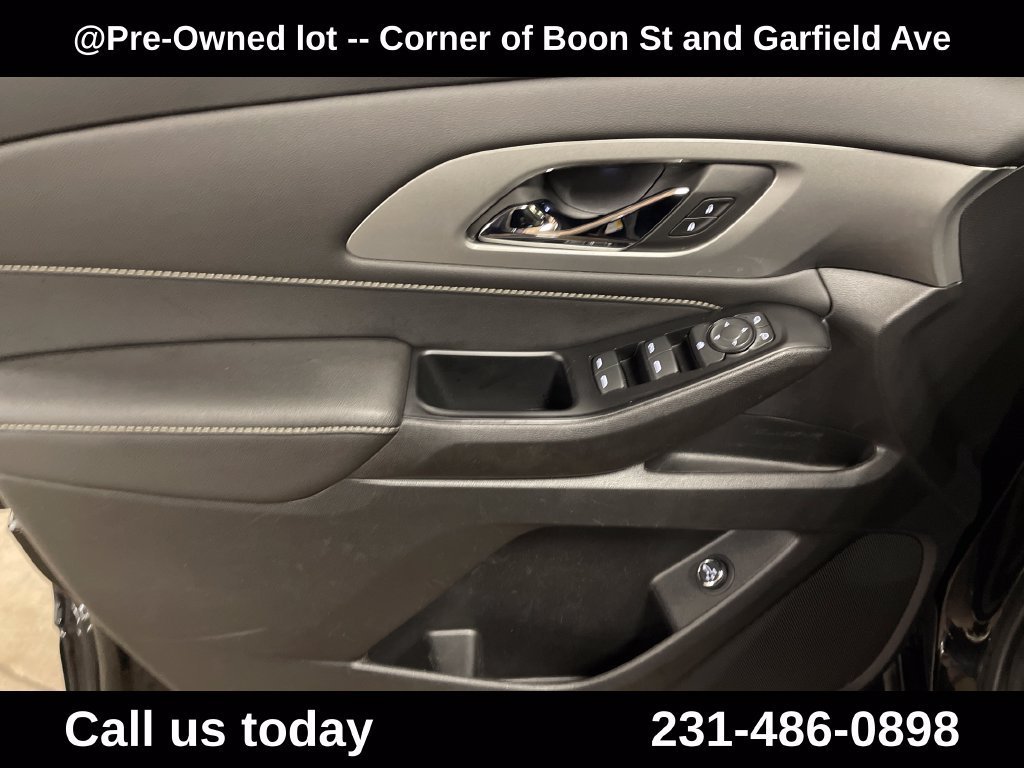 Used 2022 MOSAIC BLACK METALLIC Chevrolet LT Leather image 14