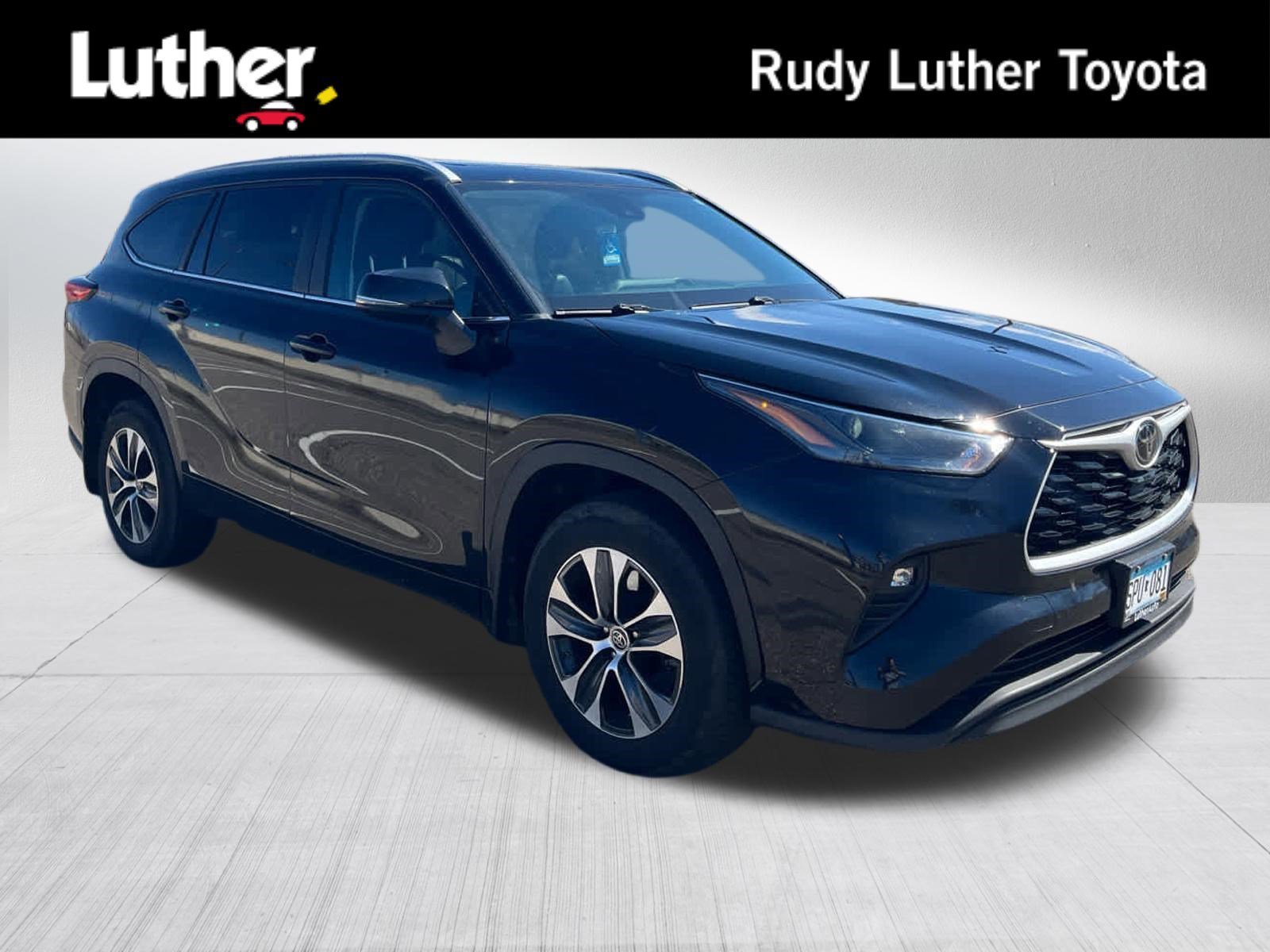 2023 Toyota Highlander XLE AWD's photo