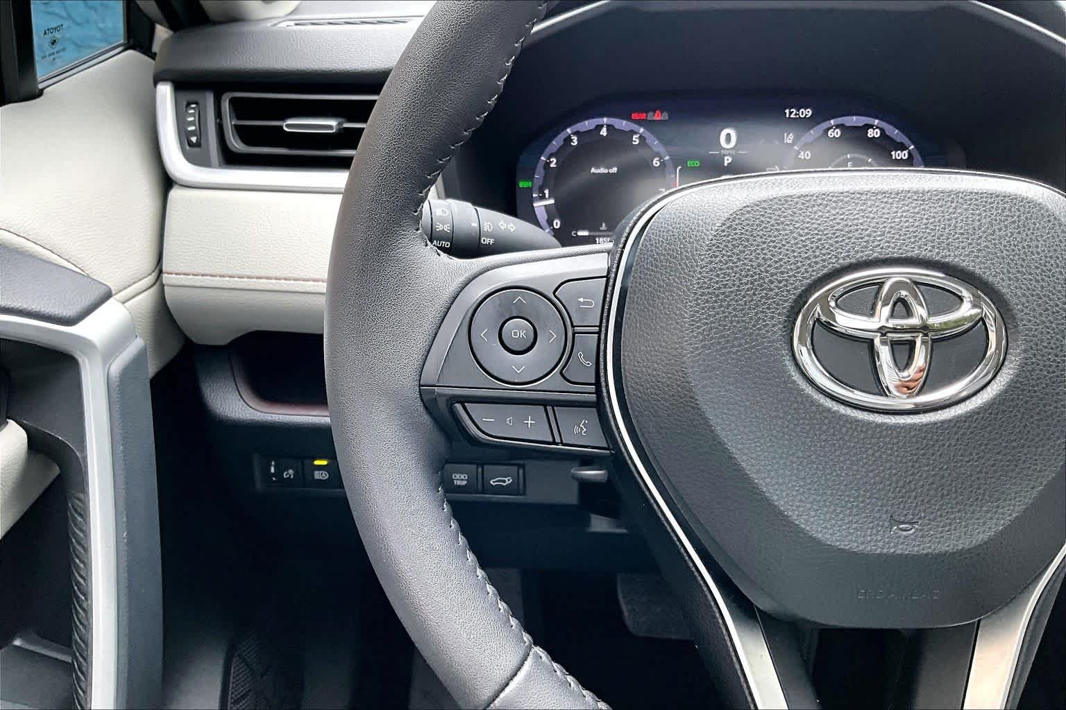 Used 2025 Silver Sky Metallic Toyota Limited image 24