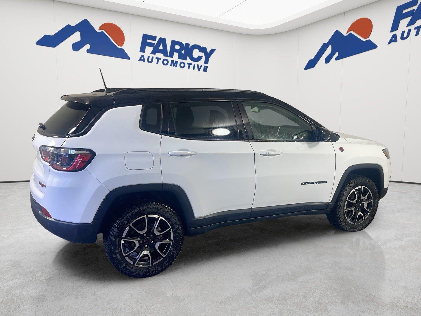 Used 2025 Bright White Clearcoat Jeep Trailhawk image 5