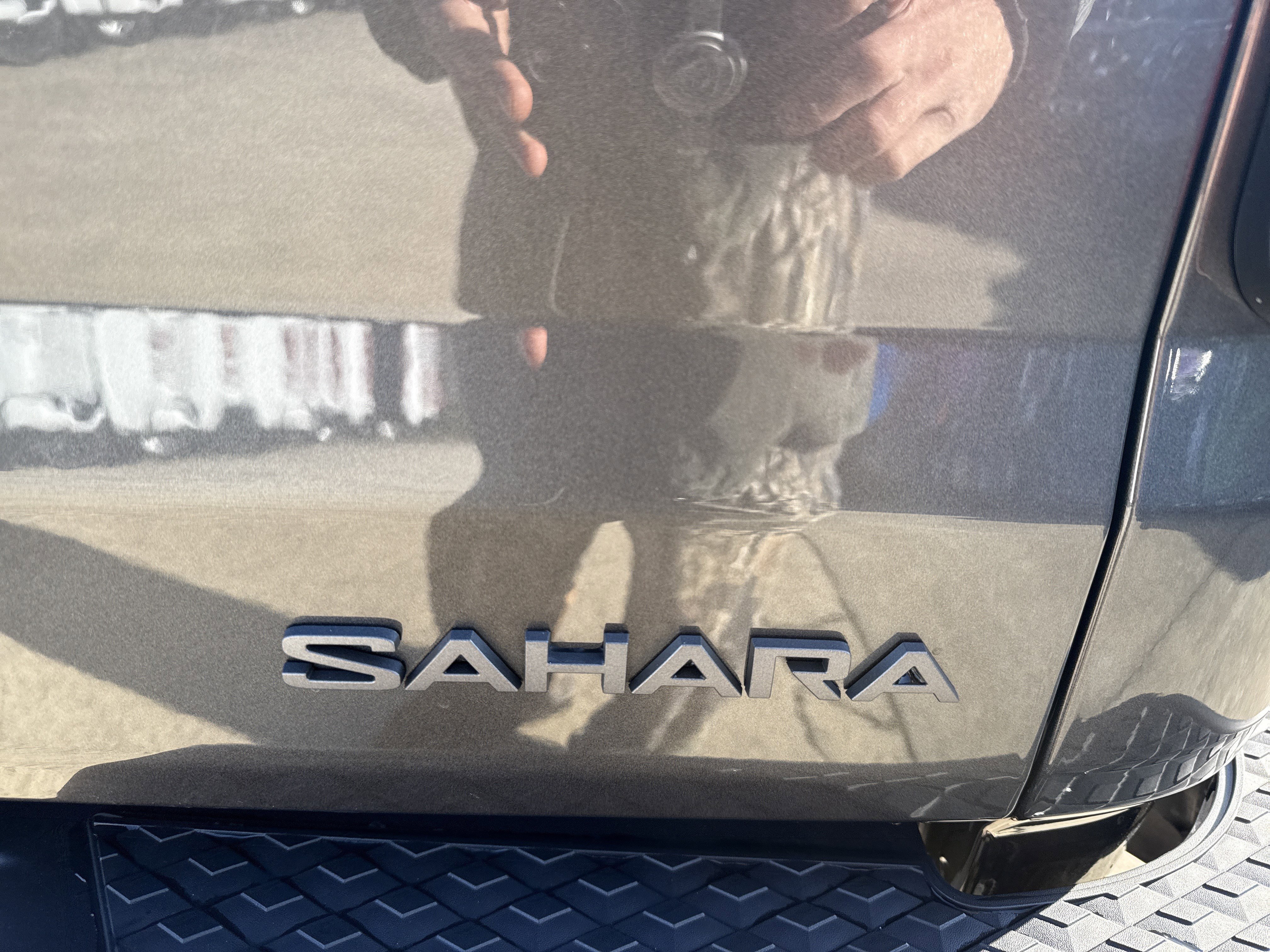 New 2026 Granite Crystal Metallic Clearcoat Jeep Sahara image 20