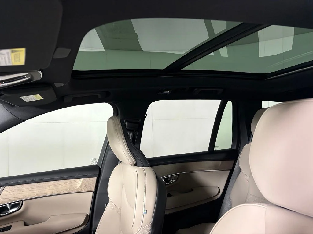 New 2026 Crystal White Volvo Plus image 33