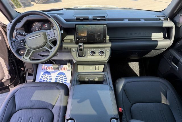 Used 2024  Land Rover X image 26