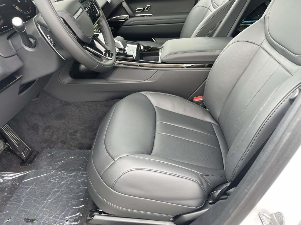 New 2026 Fuji White Land Rover Dynamic SE image 13