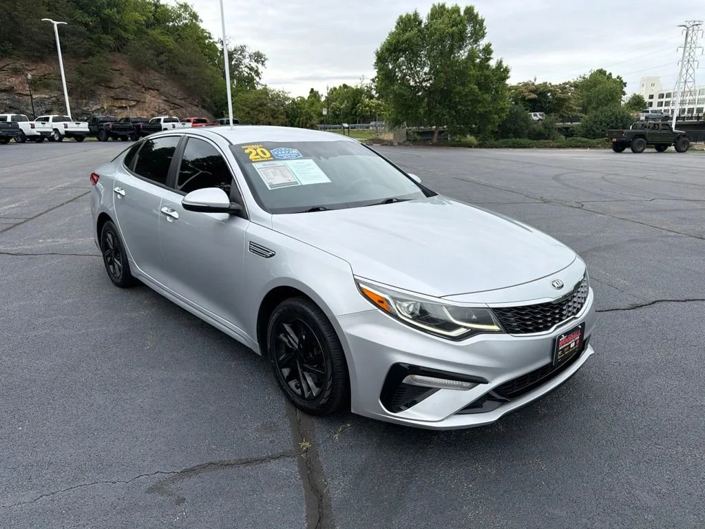 Used 2020 Sparkling Silver Kia LX image 1