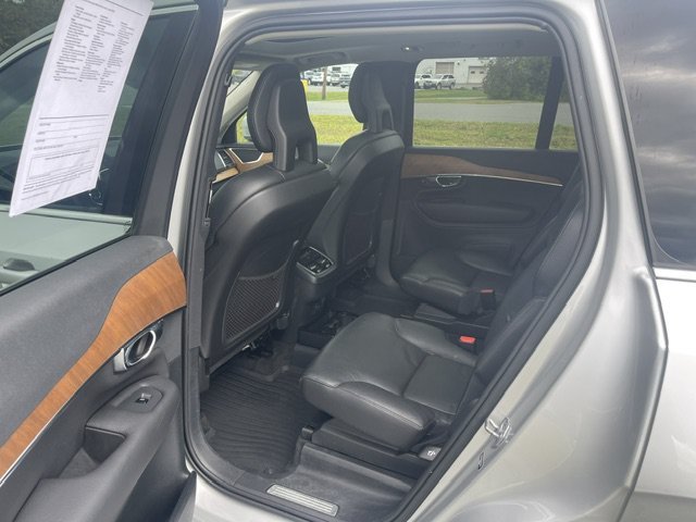 Used 2021 Silver Volvo Momentum image 18