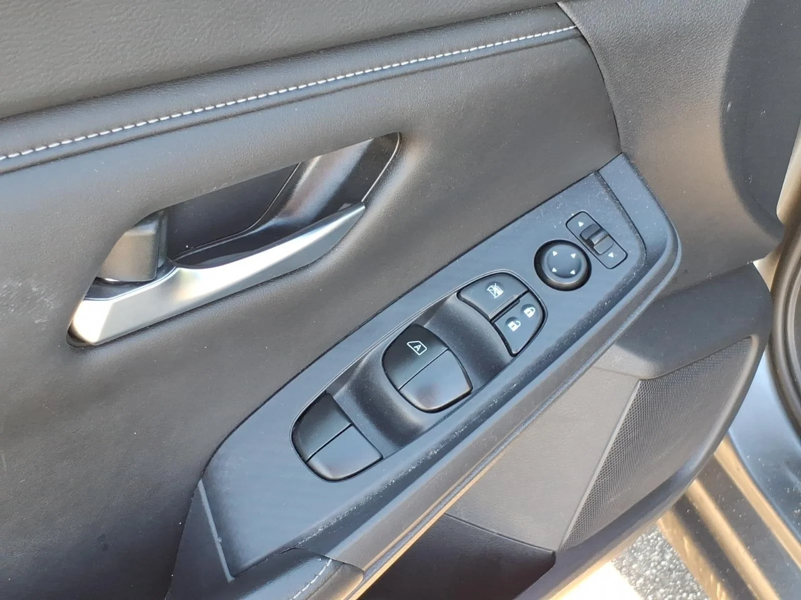 Used 2023 Gun Metallic Nissan SV image 11