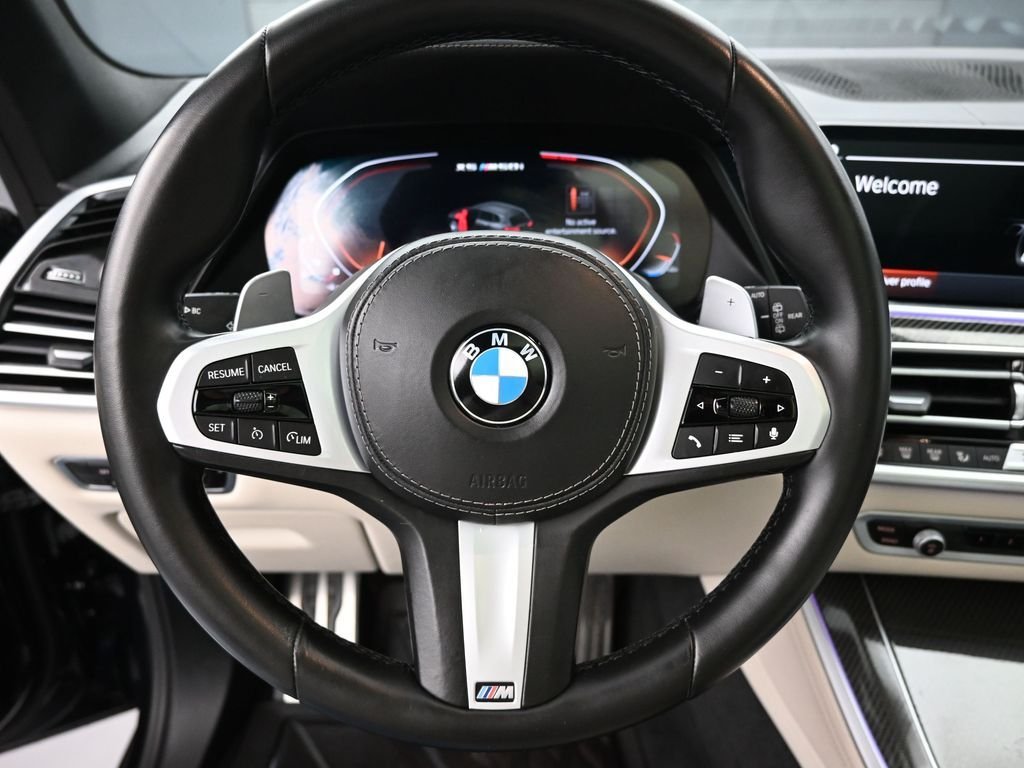Used 2022 Black BMW M50i image 15