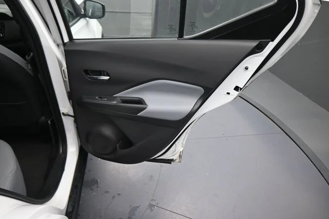 Used 2024 White Nissan SR image 93