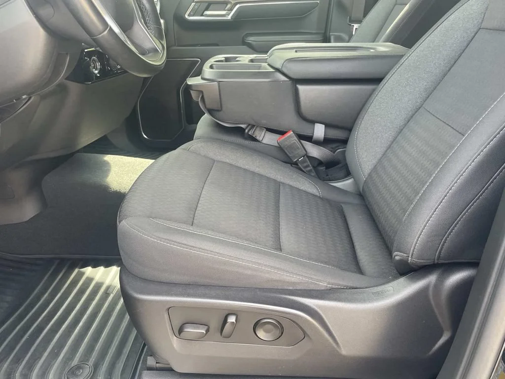 2023 Chevrolet Silverado 1500 LT - Photo 13