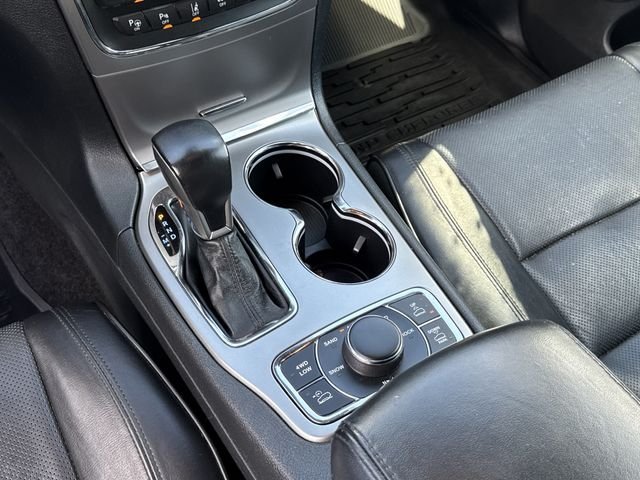 Used 2018 Gray Jeep Overland image 19