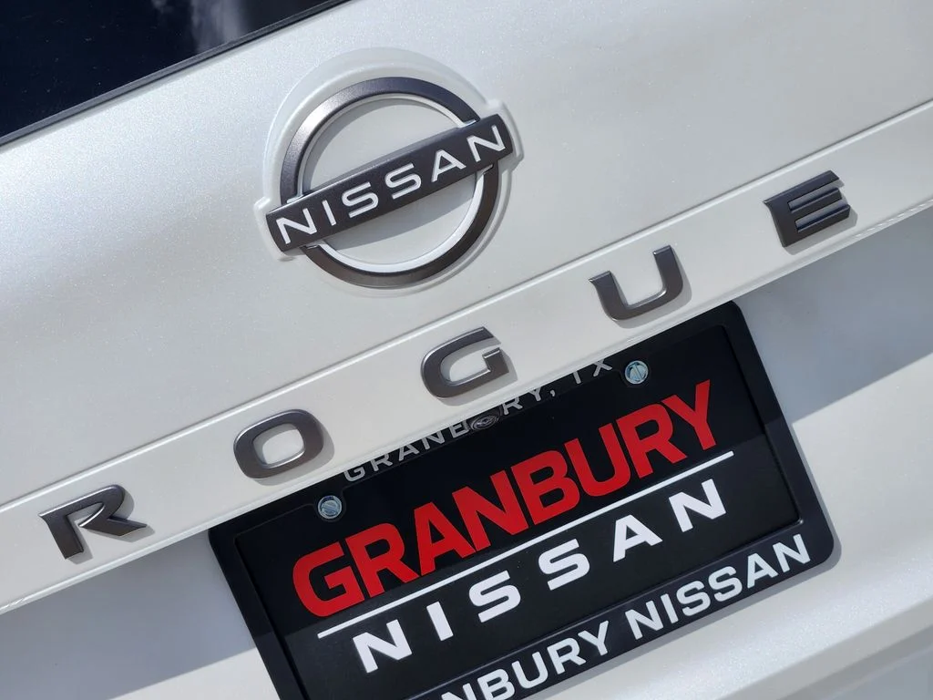 New 2026 Everest White Pearl TriCoat Nissan SV image 6