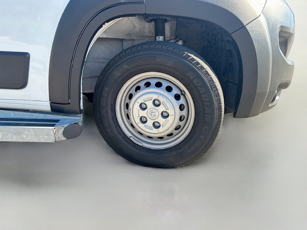 Used 2025 White Ram Base image 19