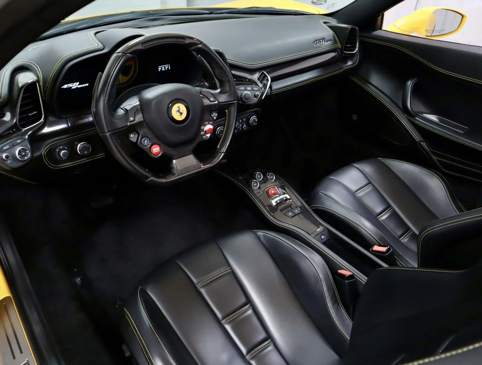 Used 2013 Giallo Modena Ferrari 2dr Conv image 21