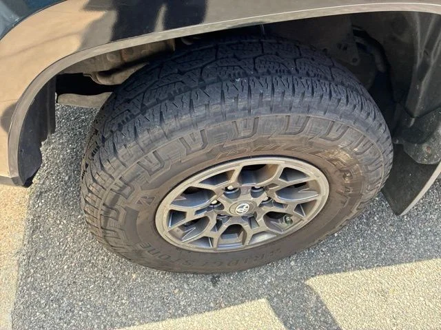 Used 2018 Black Toyota SR5 image 7