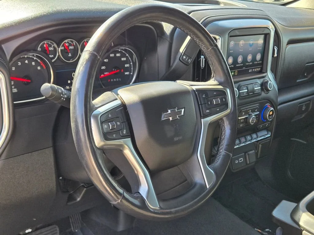 Used 2020 SUMMIT WHITE Chevrolet RST image 18