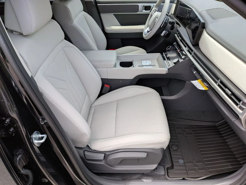 New 2026 Black Hyundai SEL image 31