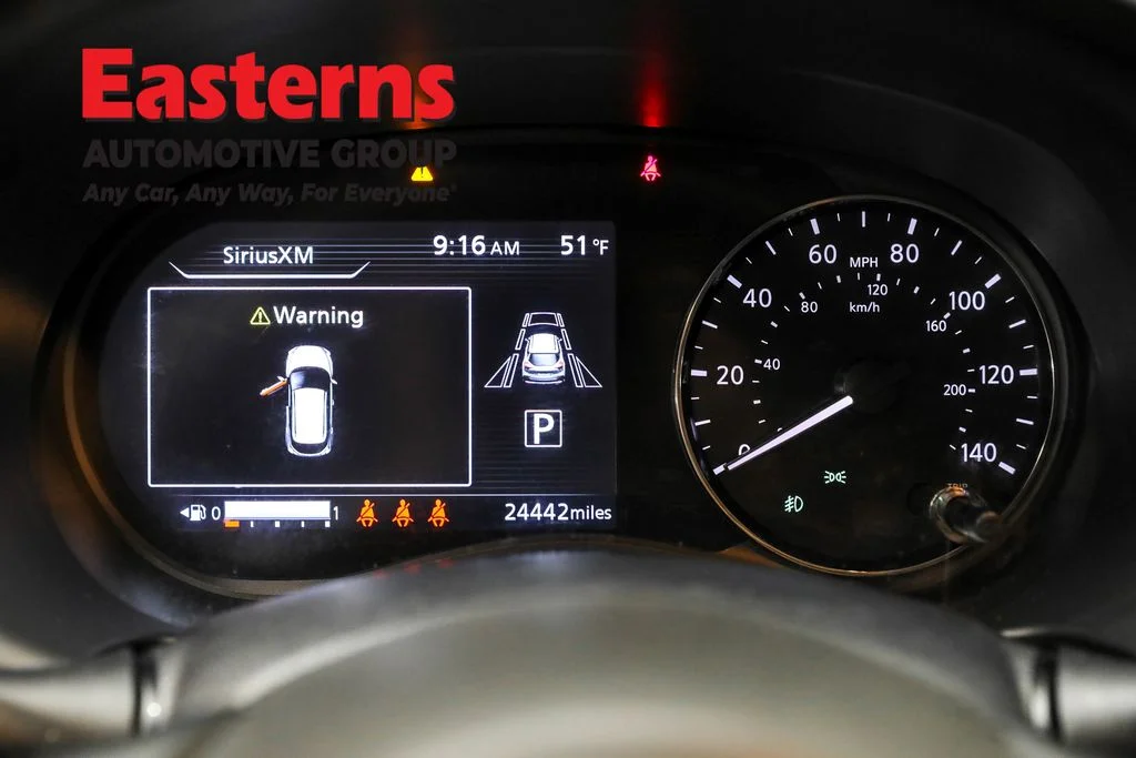 Used 2023 Gray Nissan SR image 18