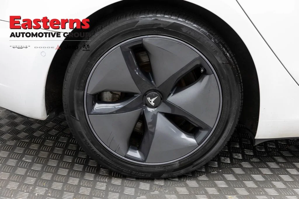 Used 2018 White Tesla Long Range image 23
