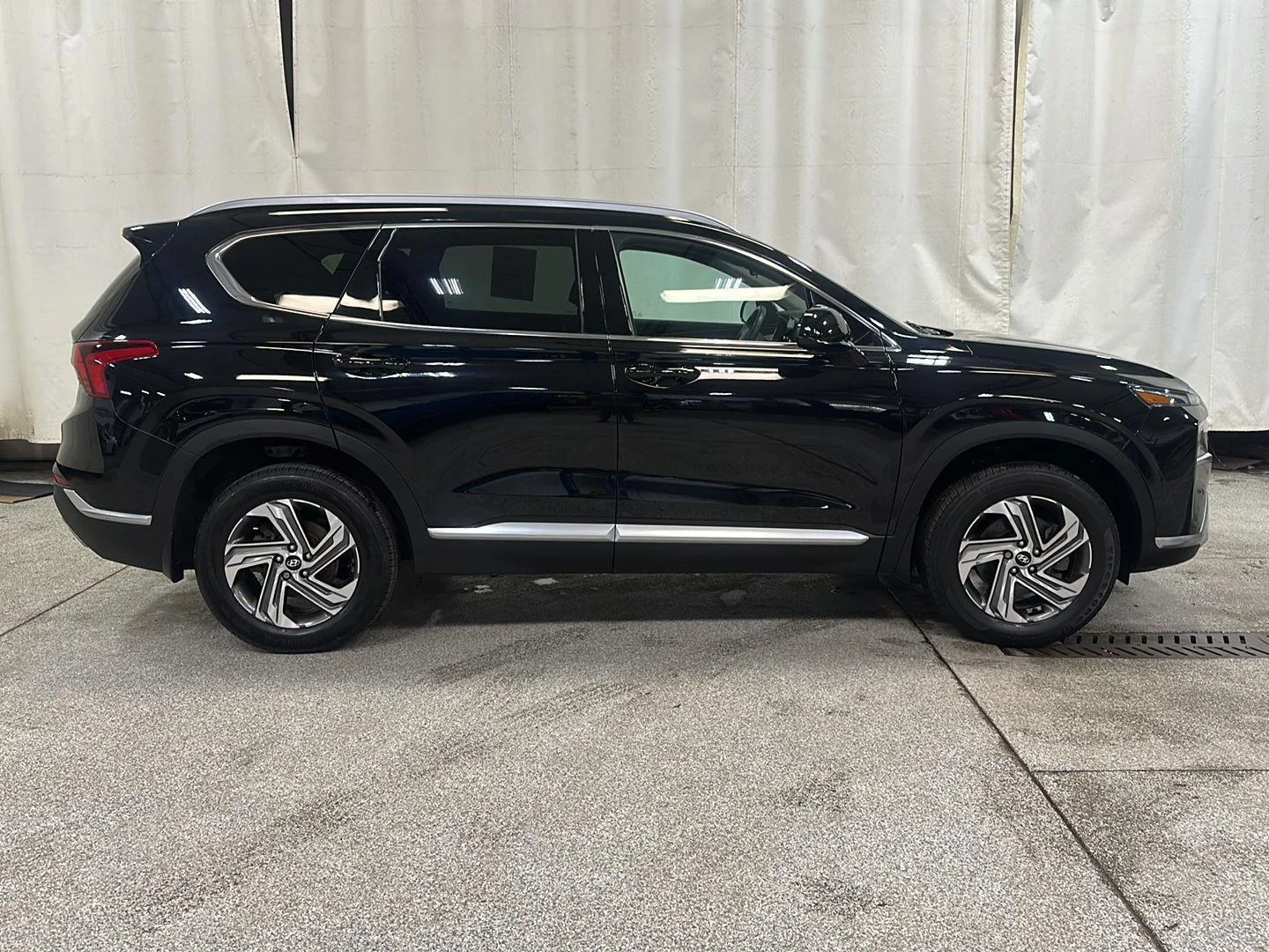 Used 2022 Twilight Black Hyundai SEL image 6