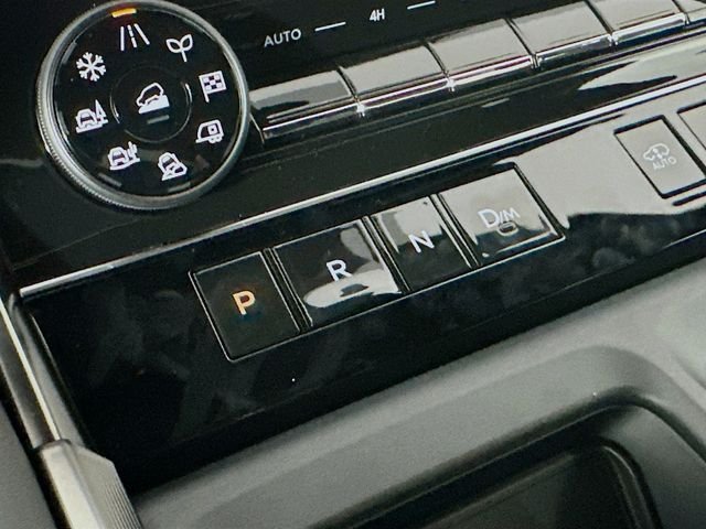 2025 Nissan Armada PRO-4X - Photo 16