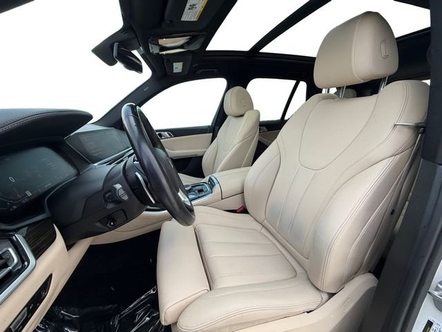 Used 2020 White BMW sDrive40i image 10