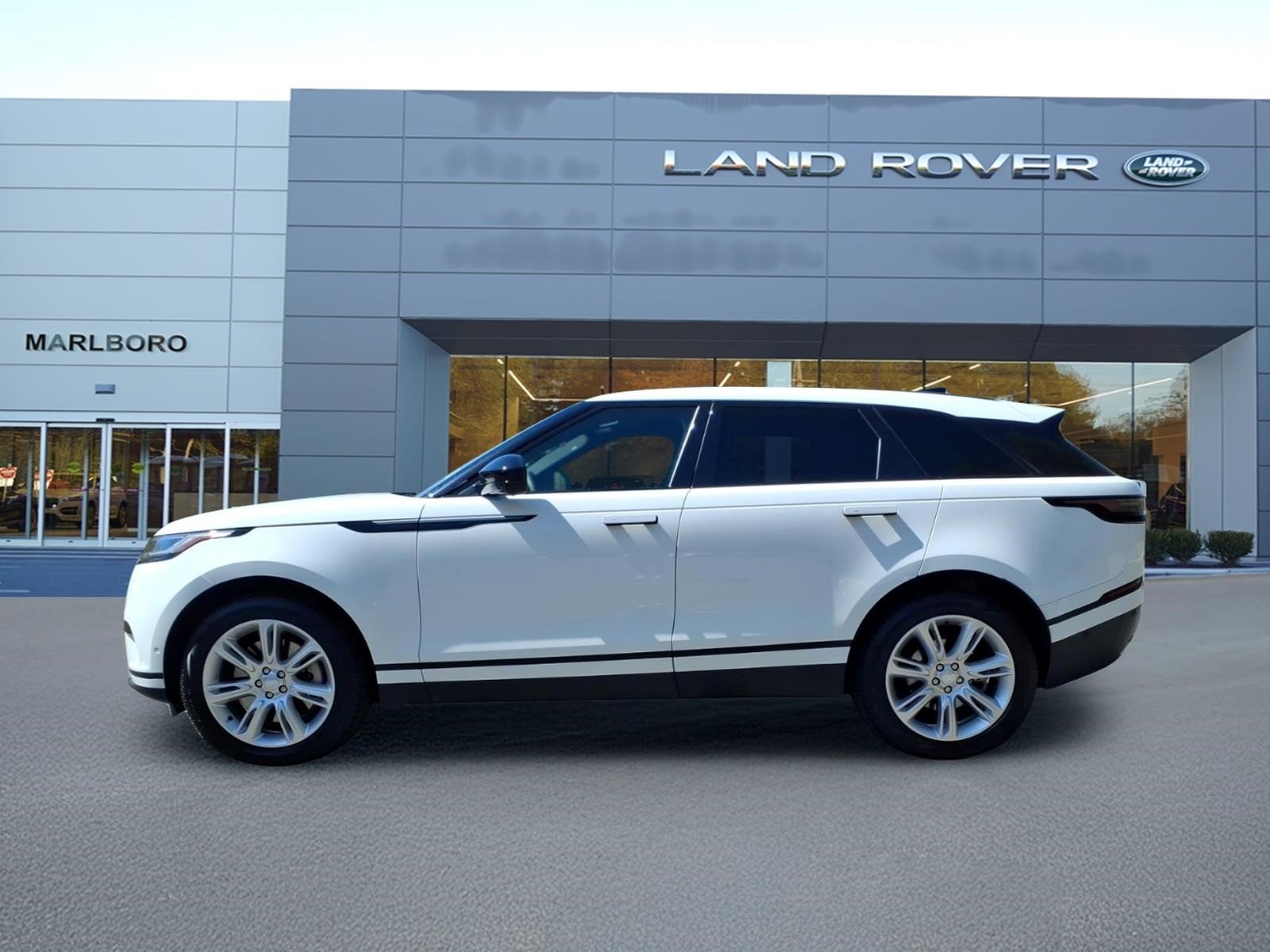 Certified Used 2026 Fuji White Land Rover S image 6